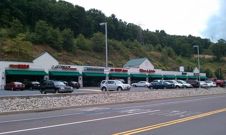 Sharp-Mountain Plaza